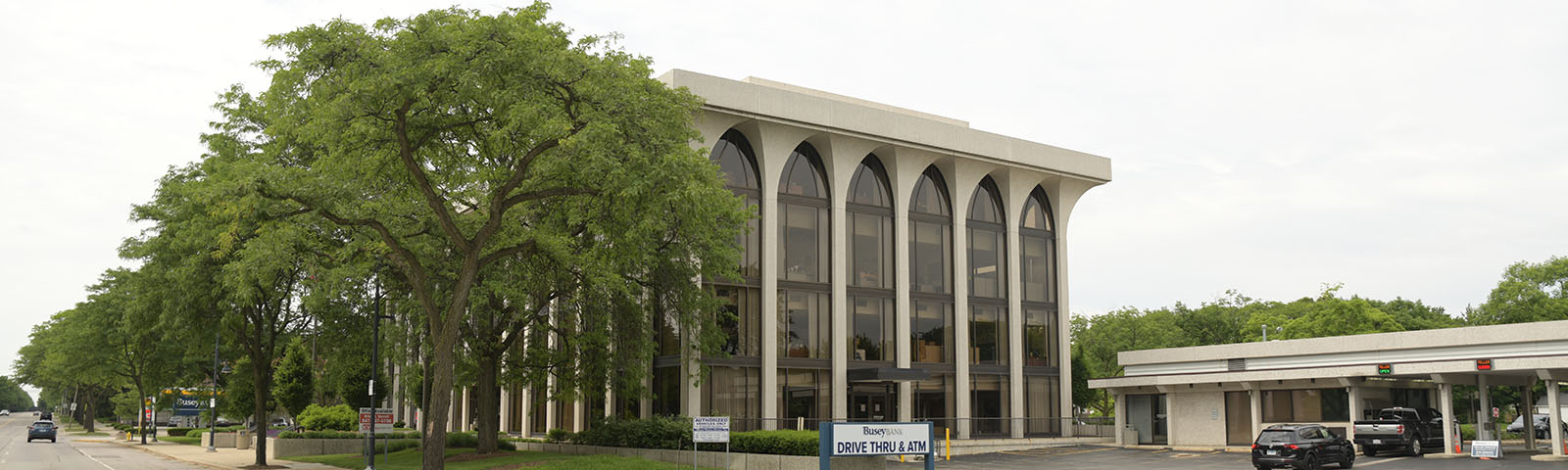 Busey Bank Downtown Glenview Service Center