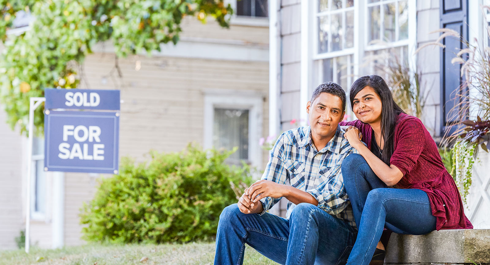 New home buyer couple